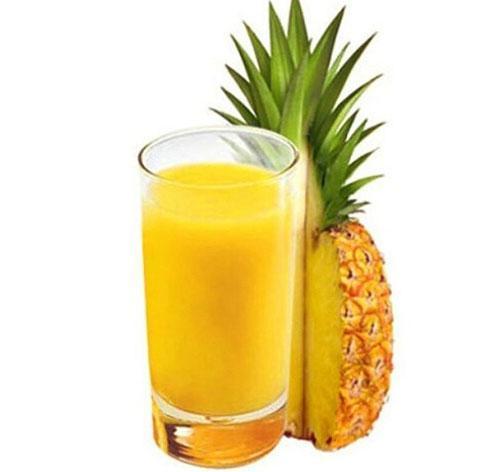Jugo de piña fresco en casa