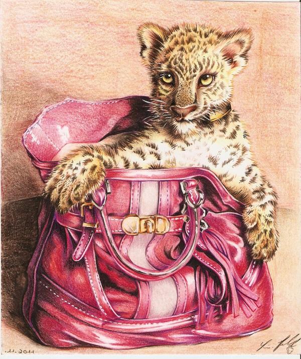 Leopard in a Guess Bag von Lighane