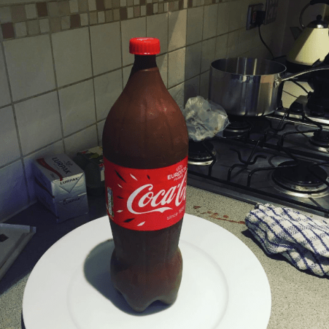 Představujeme novou marketingovou kampaň společnosti Coca-Cola. Dělám si srandu Lze je však vyrábět hromadně, prosím? Foto: @lamboinstagram