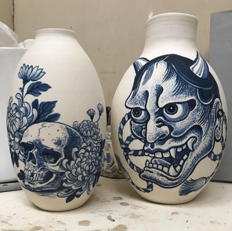 Ich habe schon immer gerne alle Arten von Kunst gemacht, aber das Tätowieren ist meine Hauptsache. Das Ausprobieren anderer Medien erfrischt mich und gibt mir neue Inspiration, wenn ich wieder zum Tätowieren komme.