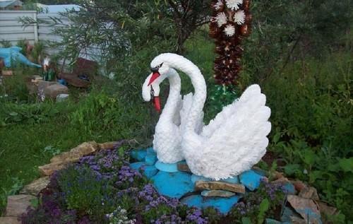 cisnes blancos de botellas de plástico