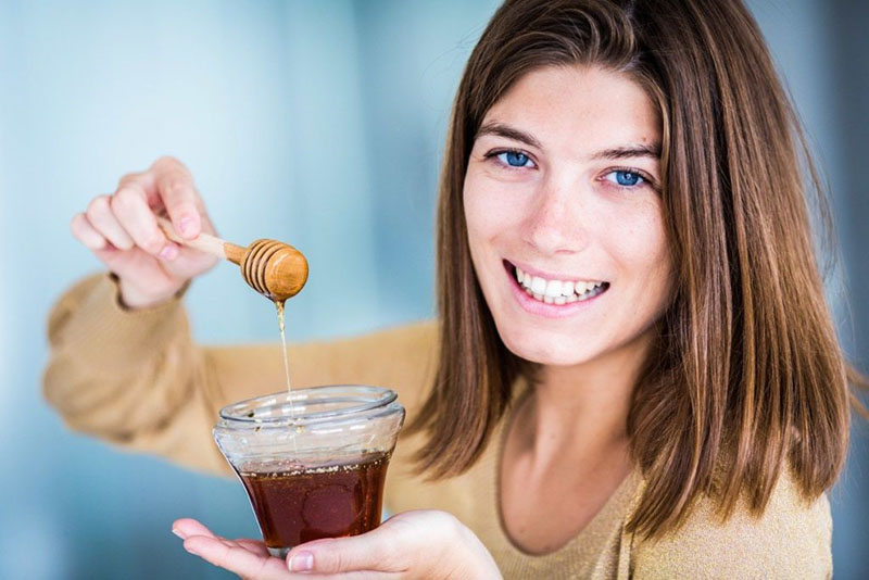 miel et beauté féminine