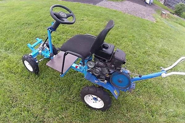 Adaptador frontal de bricolaje para tractor a pie