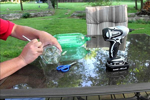 Fabriquer un abreuvoir sous vide à partir de bouteilles en plastique