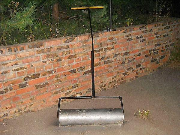 Rouleau à gazon fait maison