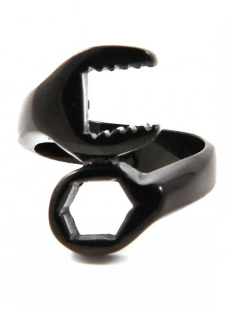 Erhältlich bei INKEDSHOP.COM: Wrench Ring (Schwarz) von Black Label