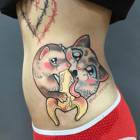 Kate Holt je tetovací umělkyně se sídlem v Moskvě v Rusku.