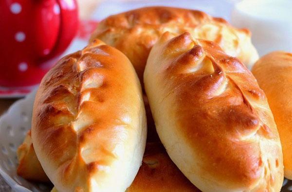 pasteles de papa con masa de levadura