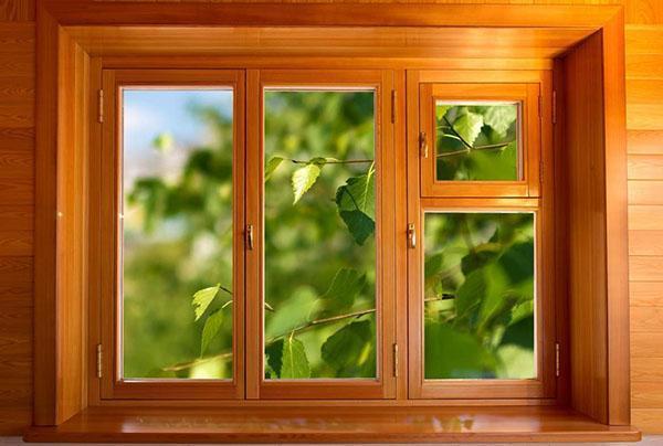 fenêtre en bois