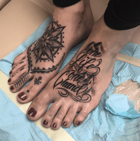 Frauenfüße tattoos