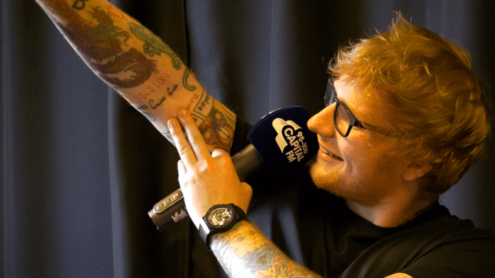 Ed Sheeran يكشف قصة عن خطأ إملائي له