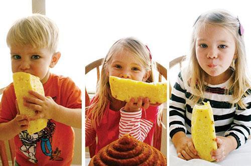 Les enfants reçoivent de l'ananas après l'âge de trois ans.