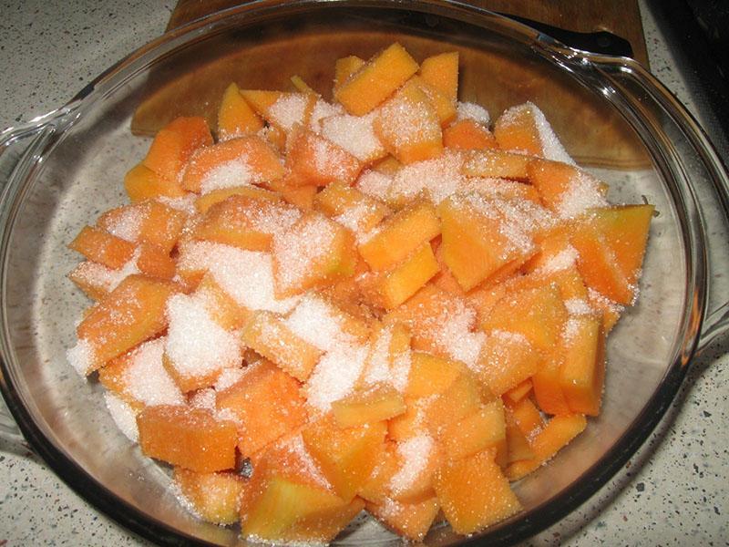 saupoudrer le potiron de sucre