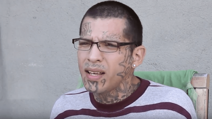 Ex-Gangmitglied mit Gesichtstattoos
