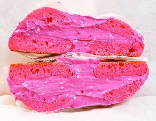 Žvýkačkový bagel se smetanovým sýrem Jelly Donut.