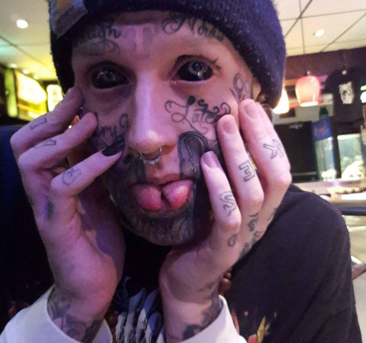 Sclera-Tattoos von Dylan Riverdale.
