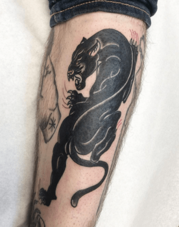 Traditionelles Panther Tattoo