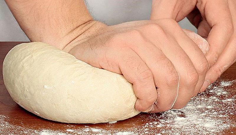 faire de la pâte pour les boulettes