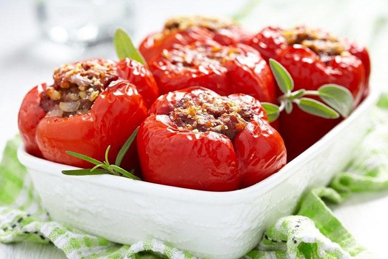 platos de carne picada pimientos rellenos