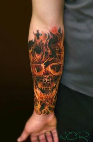 Dies ist kein brennender Schädel ... es ist ein Schädel aus FEUER.