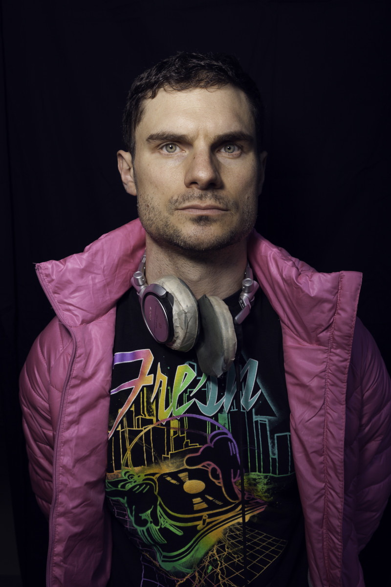 Flula 6 kredit Robbie Jeffers