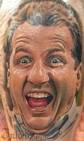 Al Bundy nám za ta léta přinesl nespočet hodin radosti, stejně jako tetování Ponyho Lawsona.