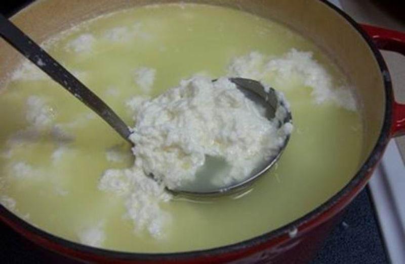 réchauffer du lait caillé