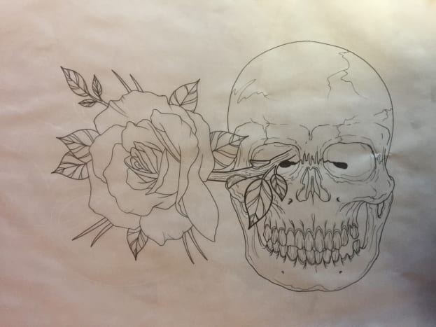 Bitchin & apos; Lebka s růžovým designem.