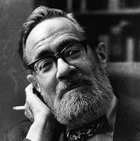 Foto via poets.orgObwohl John Berryman über so seltsame Themen wie den Wunsch nach Selbstverstümmelung schrieb, wurde er Mitte des 20. Jahrhunderts zu einem bekannten Dichter. Sein Vater hatte als kleiner Junge Selbstmord begangen und seine Poesie stark beeinflusst. Am 7. Januar 1972 trat er in die Fußstapfen seines Vaters und sprang im Alter von 57 Jahren von der Washington Avenue Bridge in Minneapolis, MN. Seine Frau Kate fand später seinen Abschiedsbrief auf der Rückseite eines Umschlags.