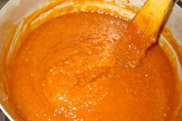 la confiture d'abricot est prête