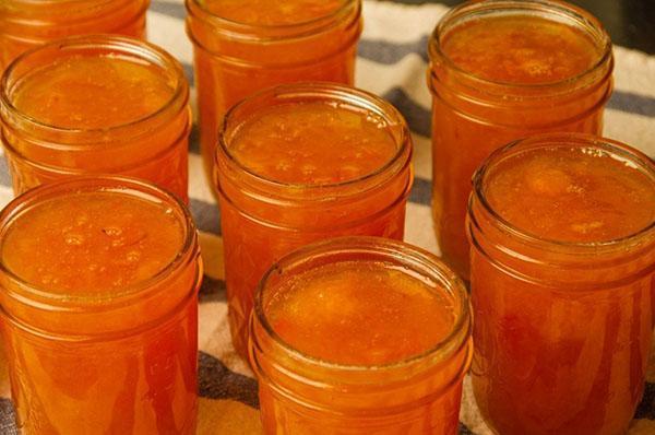 mettre la confiture dans des bocaux et rouler