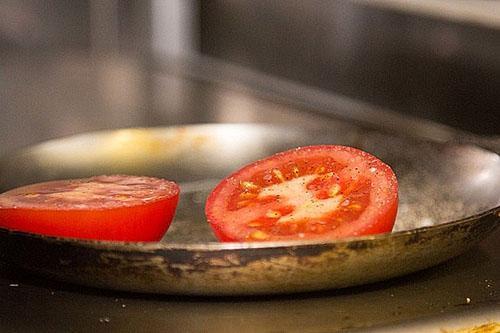 hornea el tomate en el horno