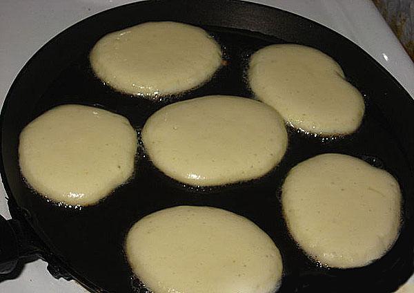 faire cuire des biscuits dans une poêle