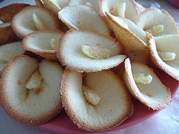 Galletas de lirio de cala con fruta confitada