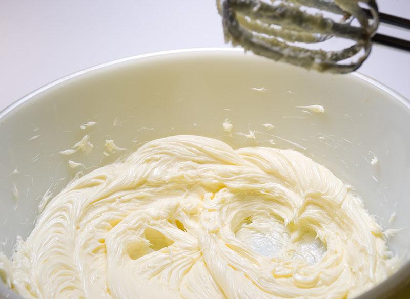 batir la leche con aceite vegetal