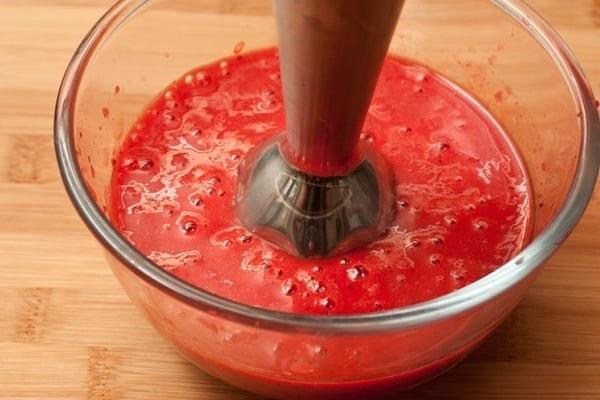 hacher les fraises