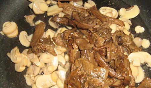 ragoût de champignons frais et marinés