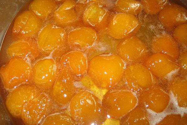 faire cuire de la confiture d'abricots