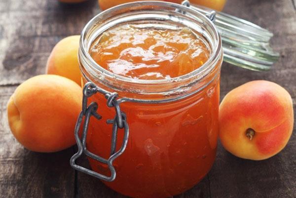 confiture d'abricots toute prête