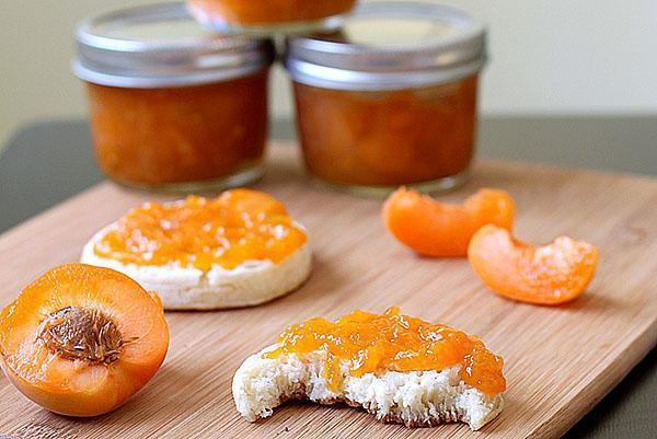 postre de albaricoques y naranjas