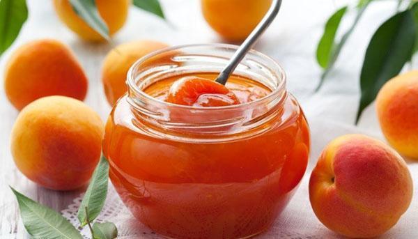 confiture d'abricots et d'oranges