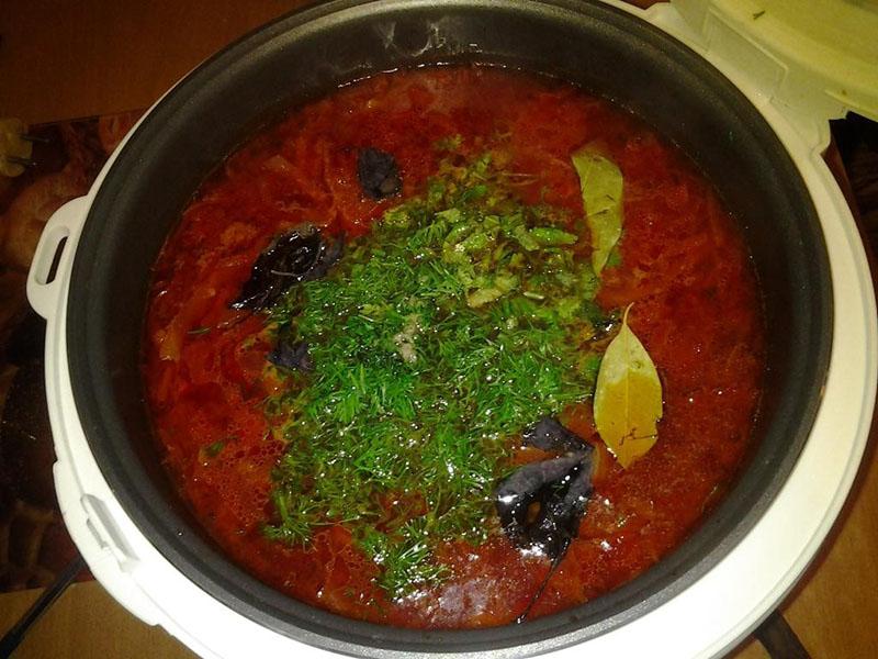 comida dietética para bajar de peso en una olla de cocción lenta