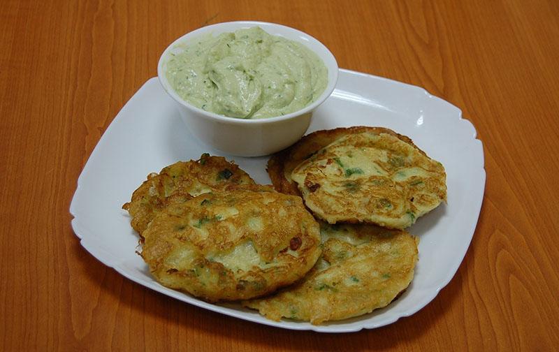 panqueques de cebolla verde