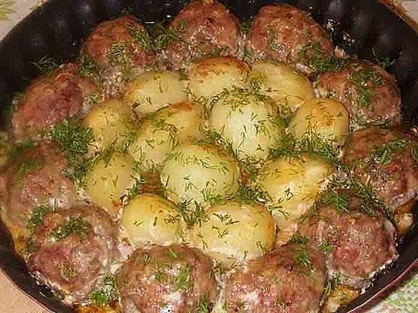 boulettes de viande au goût riche de pommes de terre