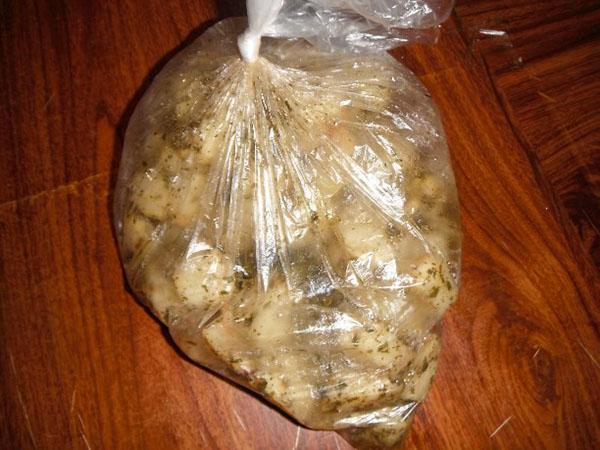 pommes de terre au four dans un sac