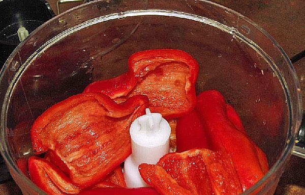 moler los pimientos en una licuadora