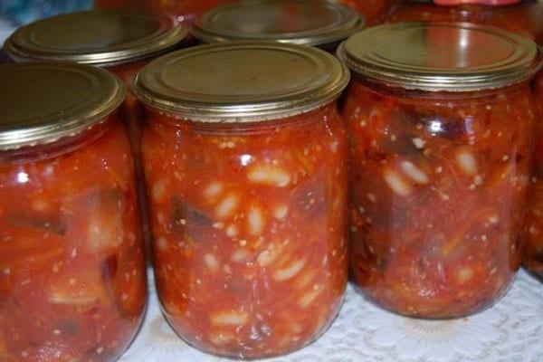 frijoles en tomate y berenjena