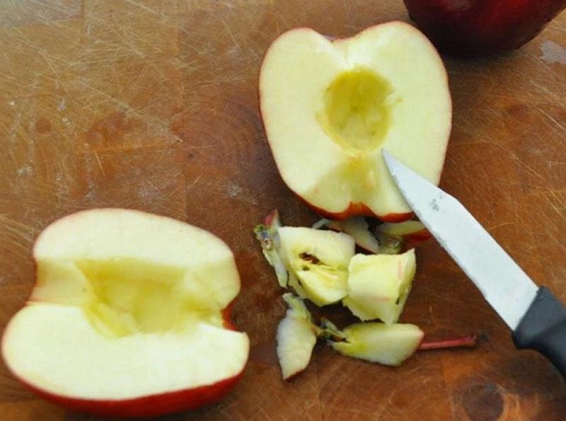éplucher et couper les pommes