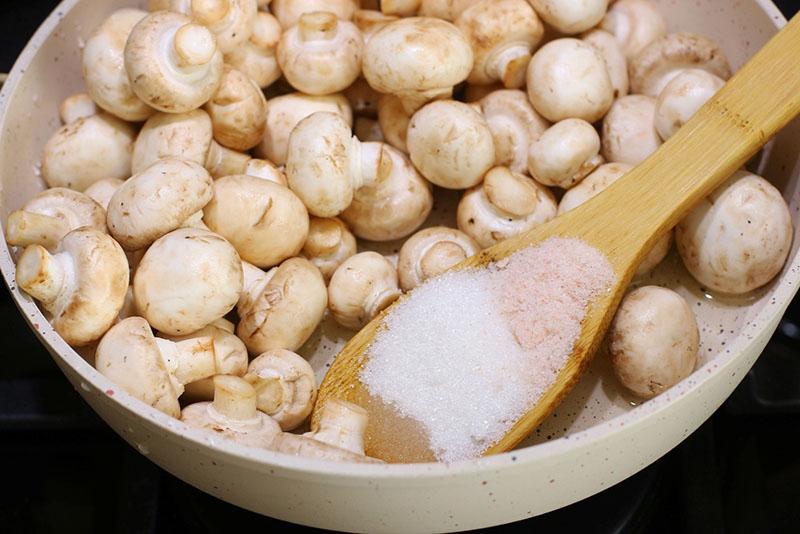 épices pour mariner les champignons