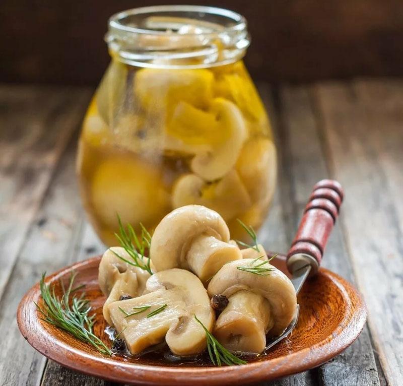 champiñones en escabeche